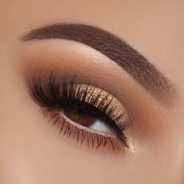 Makeup that will highlight brown eyes the best 12